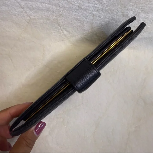 CHANEL Black Wallet - Picture 6 of 12